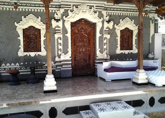 Reinoldus Di Bali *